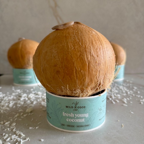 Premium young coconut BIO